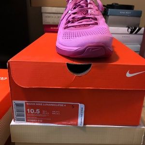 Women’s Nike lunarclispe 4 / red volt/magenta